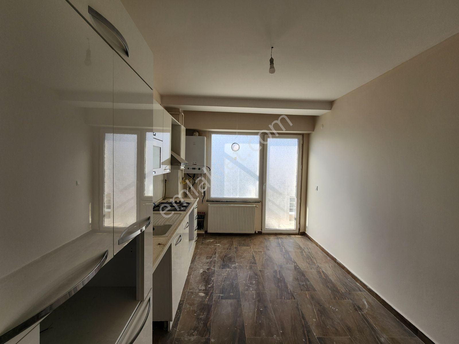 Yenibeşevler Delux Ara Kat 3+1 Geniş Teraslı Daire — fotoğraf 18