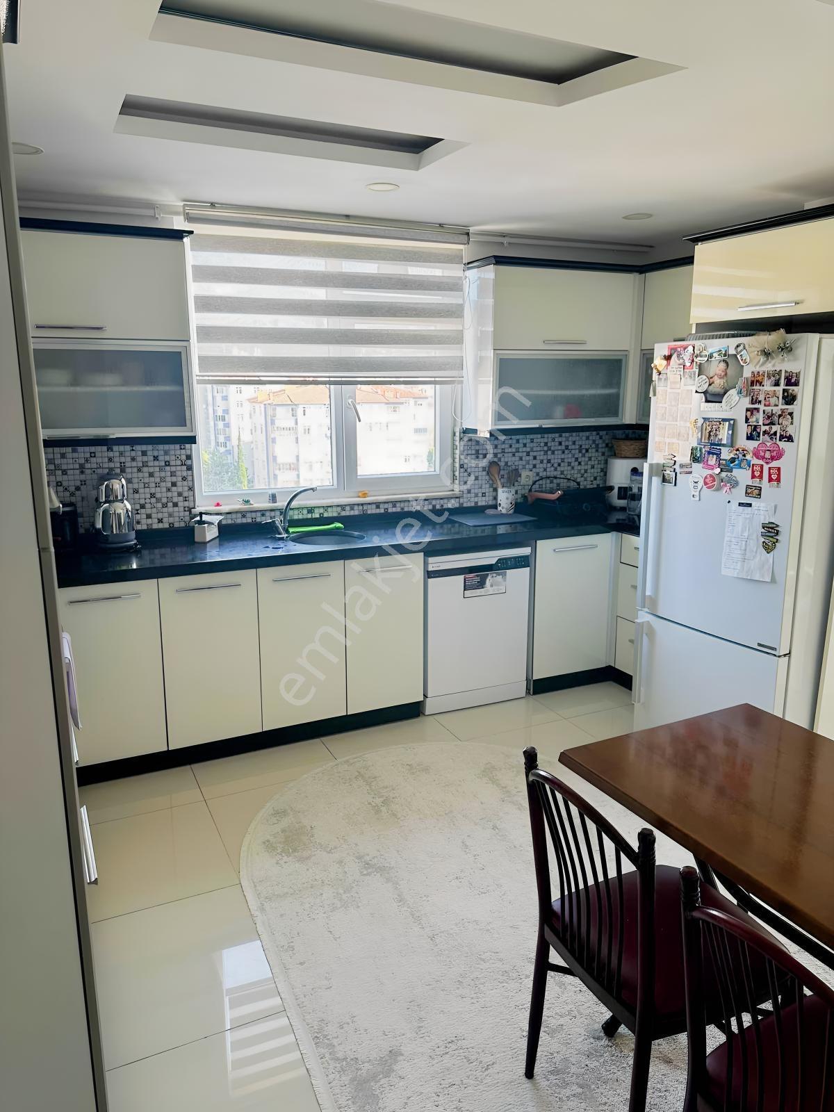 Deneyim'den Cağaloğlu Bulvarına Cephe Harika Konumda 3+1 Daire — fotoğraf 8
