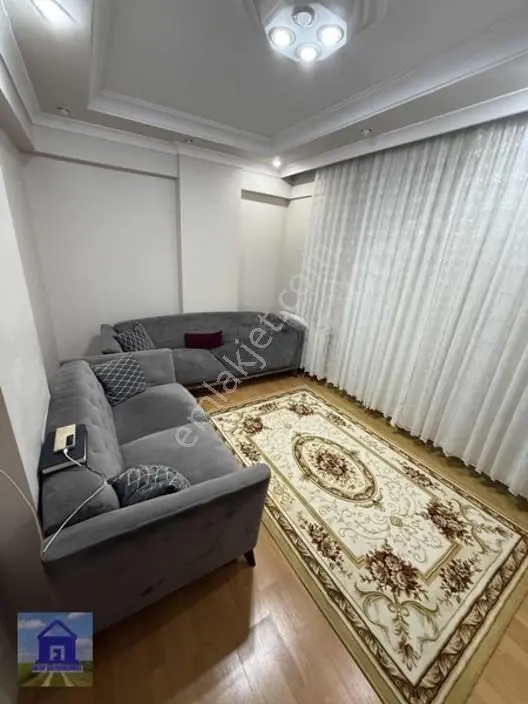 Hürriyet Mahallesinde 14 Yıllık 2+1 Satılık Yeni Daire