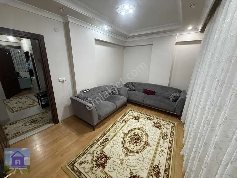 Hürriyet Mahallesinde 14 Yıllık 2+1 Satılık Yeni Daire — fotoğraf 3