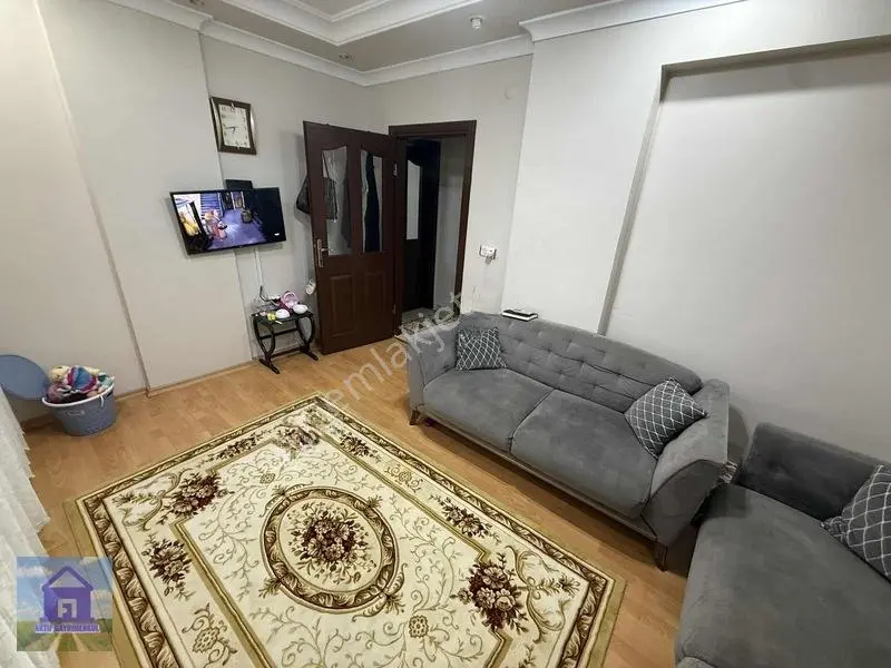 Hürriyet Mahallesinde 14 Yıllık 2+1 Satılık Yeni Daire — fotoğraf 4