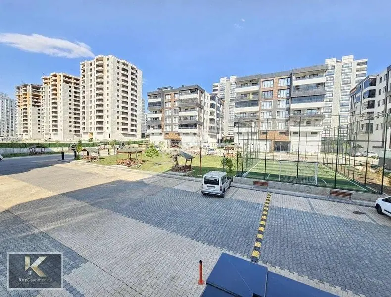 Stadyum Yanı Satılık 3.5+1 Fırsat Daire — fotoğraf 13