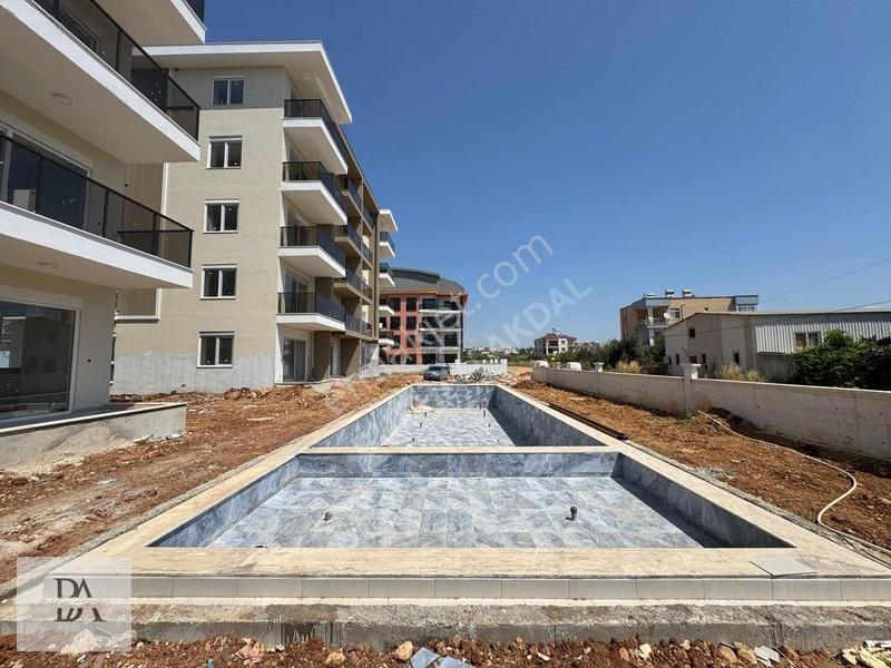 Havalimanı Yanı Site İçin Havuz Cephe Güvenlikli Sıfır