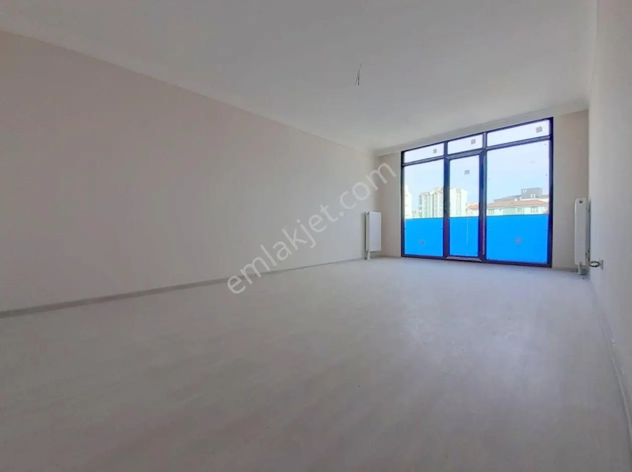 Mertcan'dan Havuzlu Güvenlikli Sitede Ara Kat 2+1 Daire — fotoğraf 2