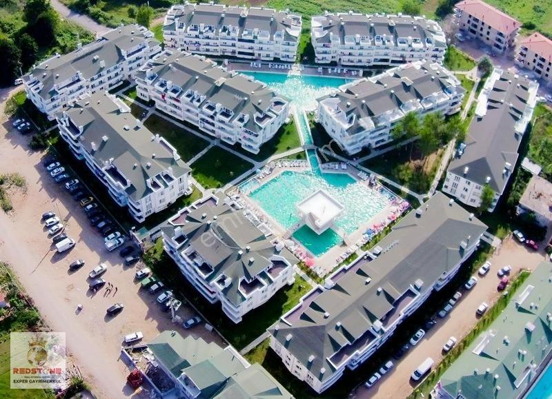 Karasu Da Çift Havuzlu Elit Sitede Geniş 2+1 Satılık Yazlık — fotoğraf 4