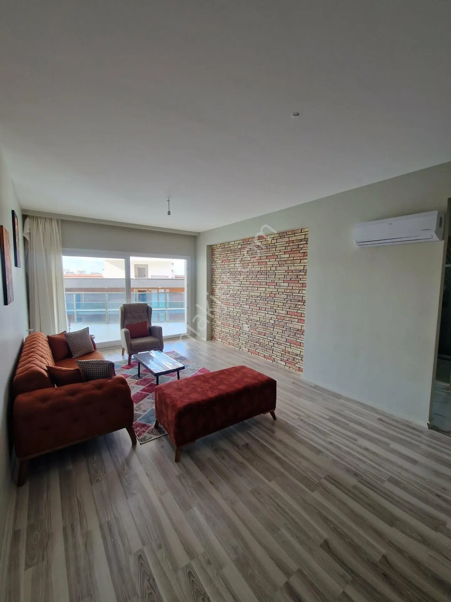 Kuşadası'nda Eşyalı, Havuzlu Sitede Geniş 2+1 Satılık Daire — fotoğraf 5