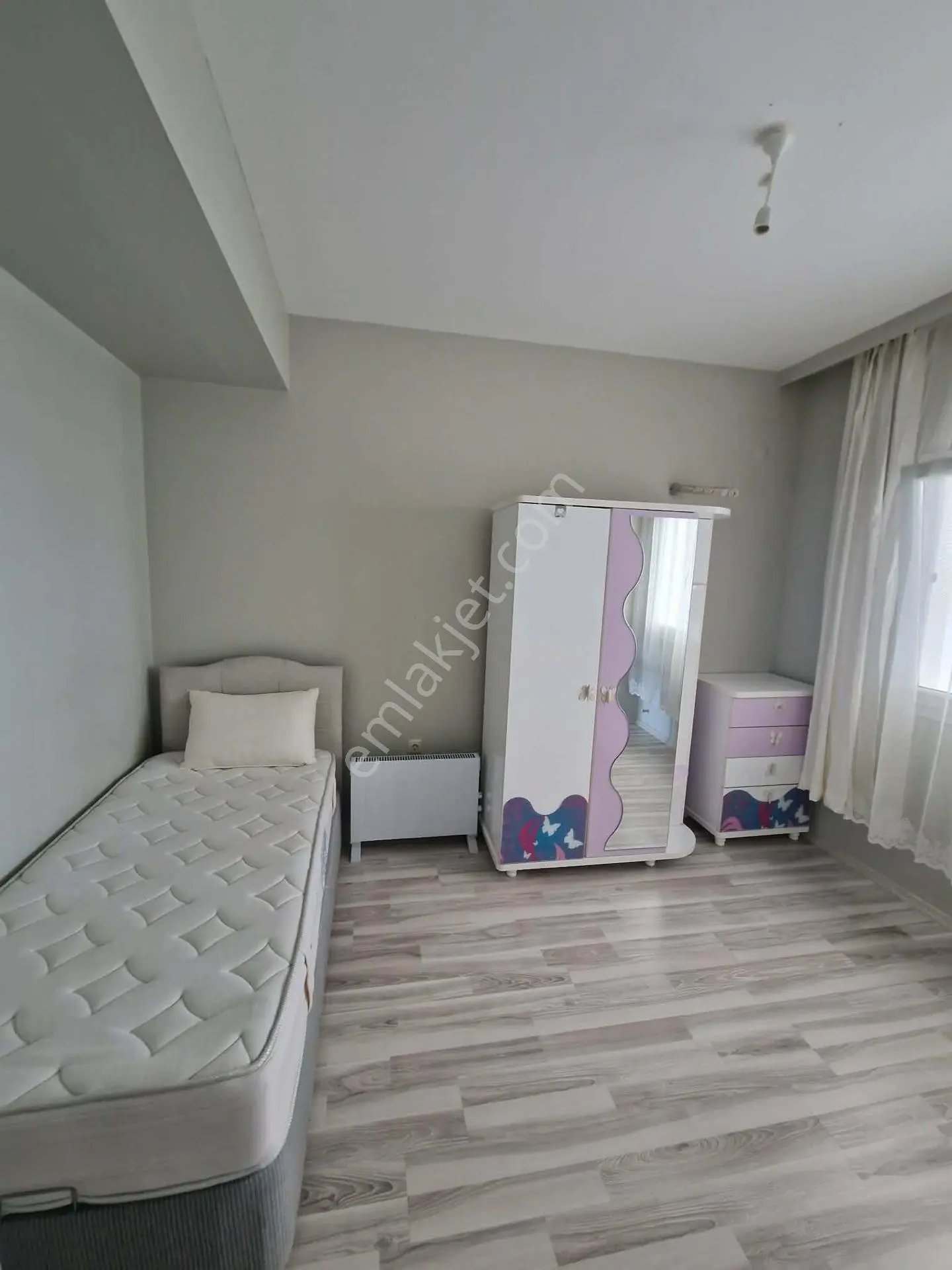 Kuşadası'nda Eşyalı, Havuzlu Sitede Geniş 2+1 Satılık Daire — fotoğraf 11