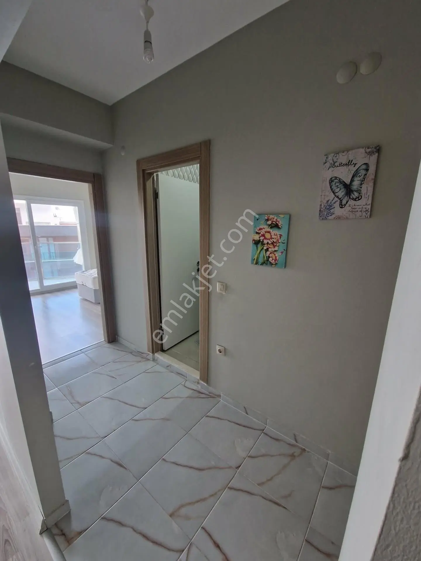 Kuşadası'nda Eşyalı, Havuzlu Sitede Geniş 2+1 Satılık Daire — fotoğraf 12