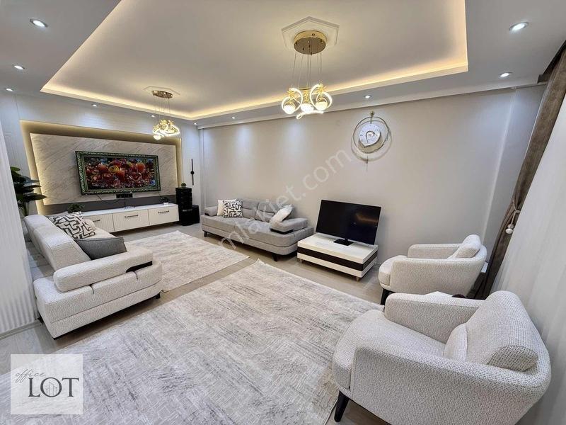 Atalar Mahallesi Lise Işıkları Altı Satılık 3+1 Daire — fotoğraf 2