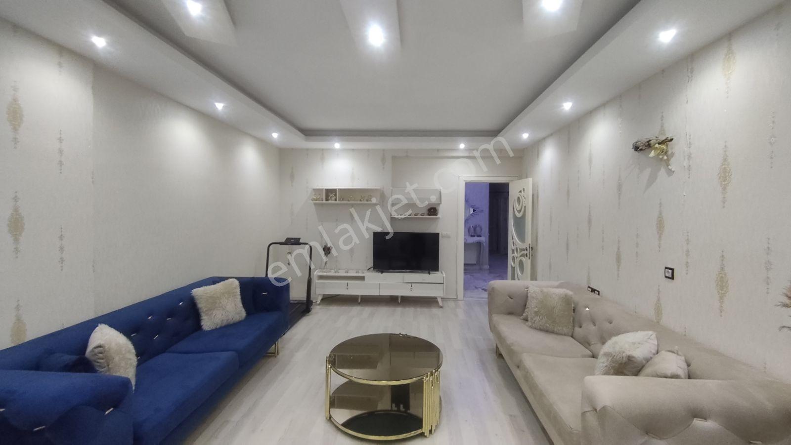 Karaköprüde Cadde Üstü Arakat Satılık 5 Odalı Daire — fotoğraf 3