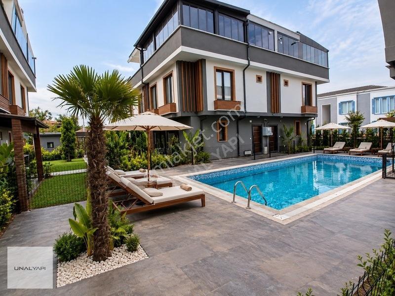 Fiyatıyla Şaşırtan Tripleks Villa! Havuzlu Sitede, Denize Yakın!