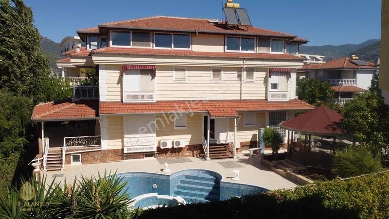 Alanya Oba'Da Satılık Geniş Kullanışlı Ultra Lüks Villa