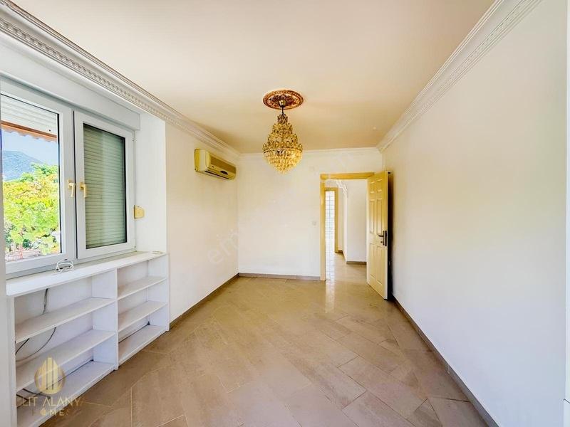 Alanya Oba'da Satılık Geniş Kullanışlı Ultra Lüks Villa — fotoğraf 20