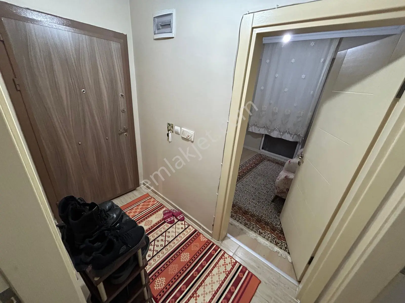 Yükselden Edremitte Yeni Binada D.gazlı Bahçeli Eşyalı 2+1 Satılık Daire — fotoğraf 16