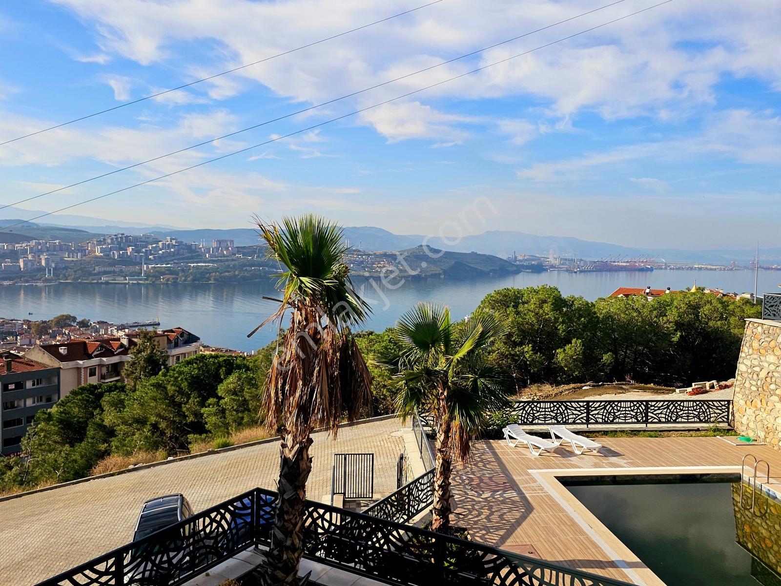 Özkandan Deniz Manzaralı Havuzlu Sitede 3+1 145 M² Satılık Daire