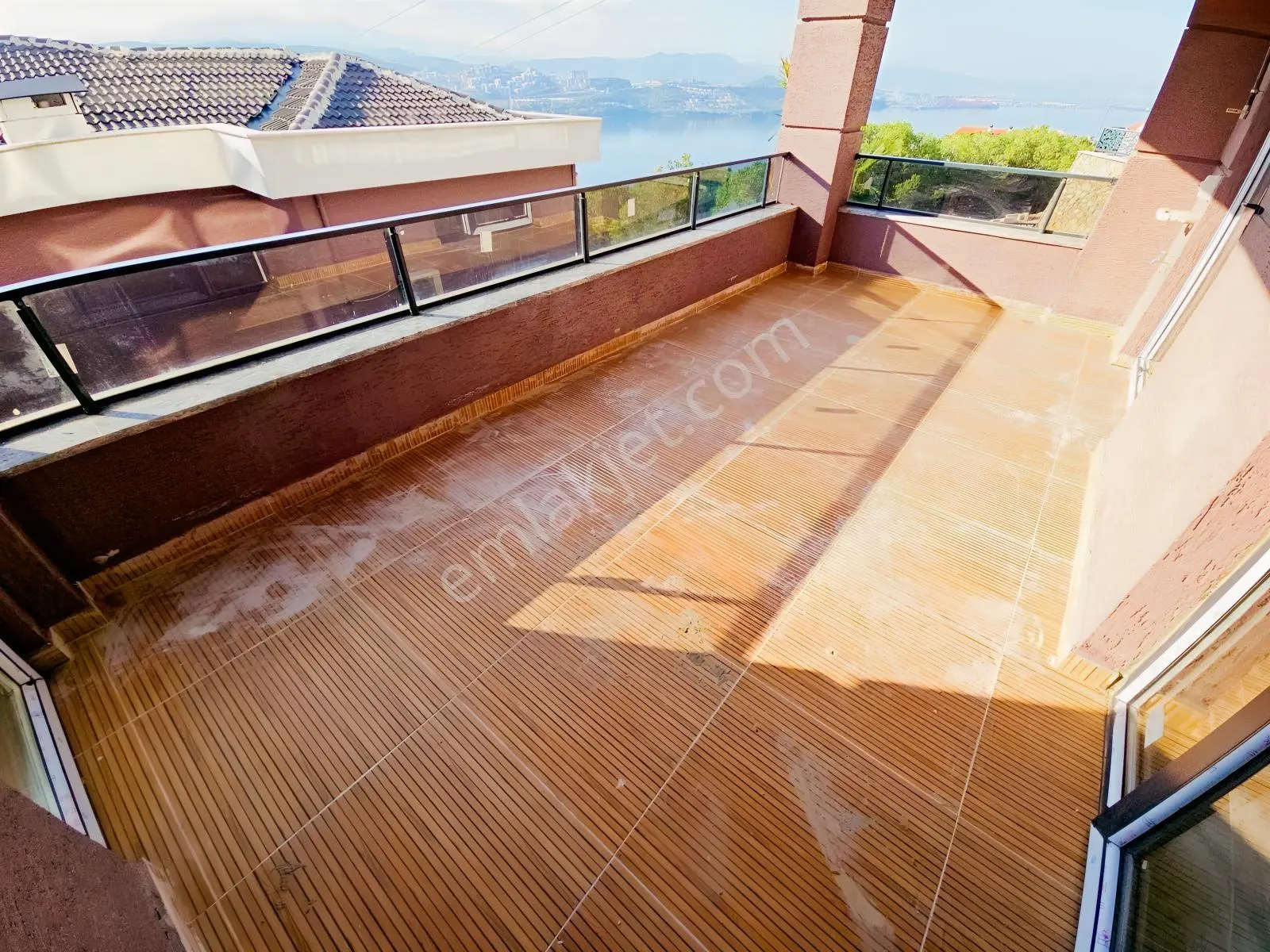 Özkandan Deniz Manzaralı Havuzlu Sitede 3+1 145 M² Satılık Daire — fotoğraf 4