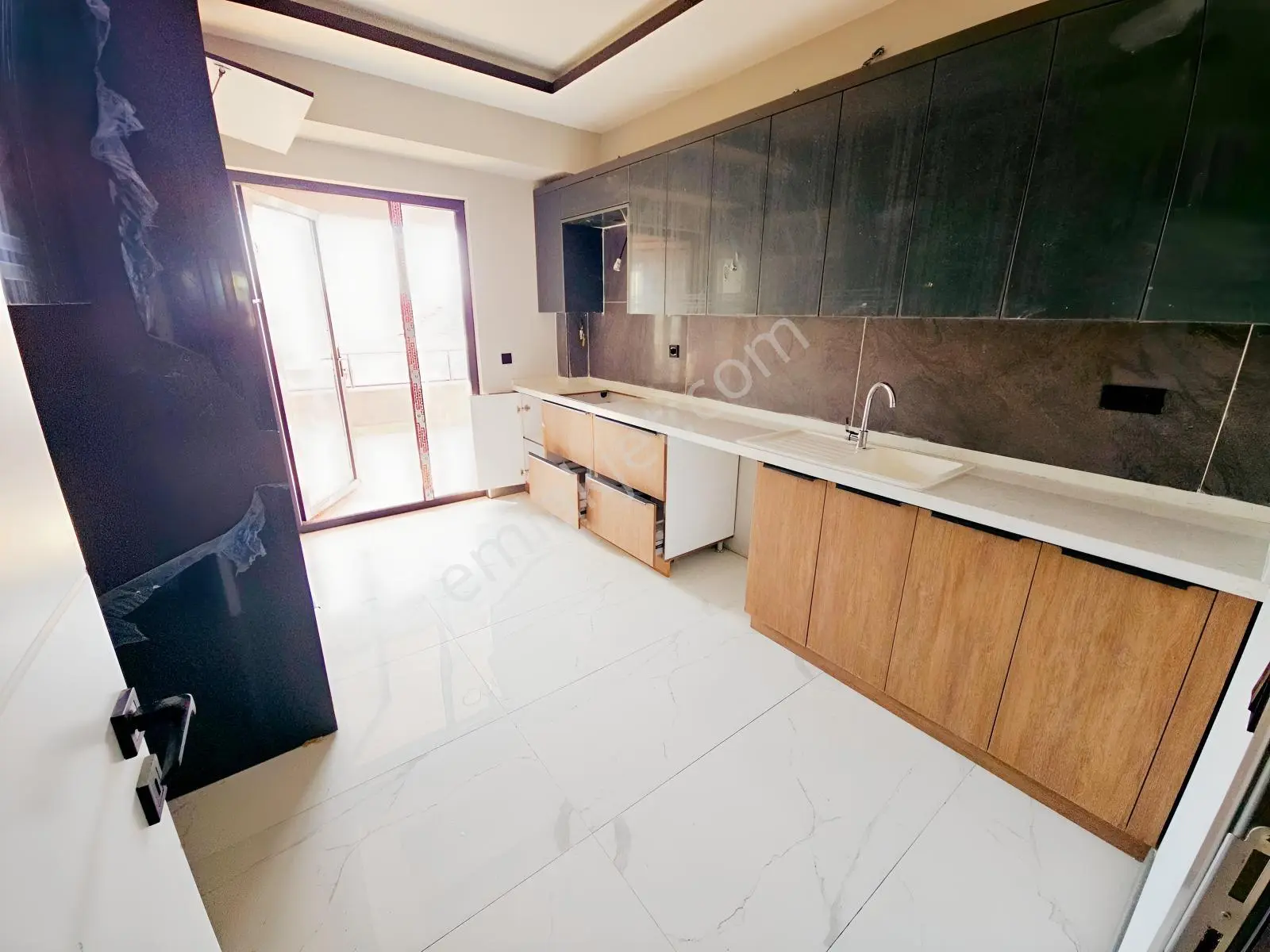 Özkandan Deniz Manzaralı Havuzlu Sitede 3+1 145 M² Satılık Daire — fotoğraf 9