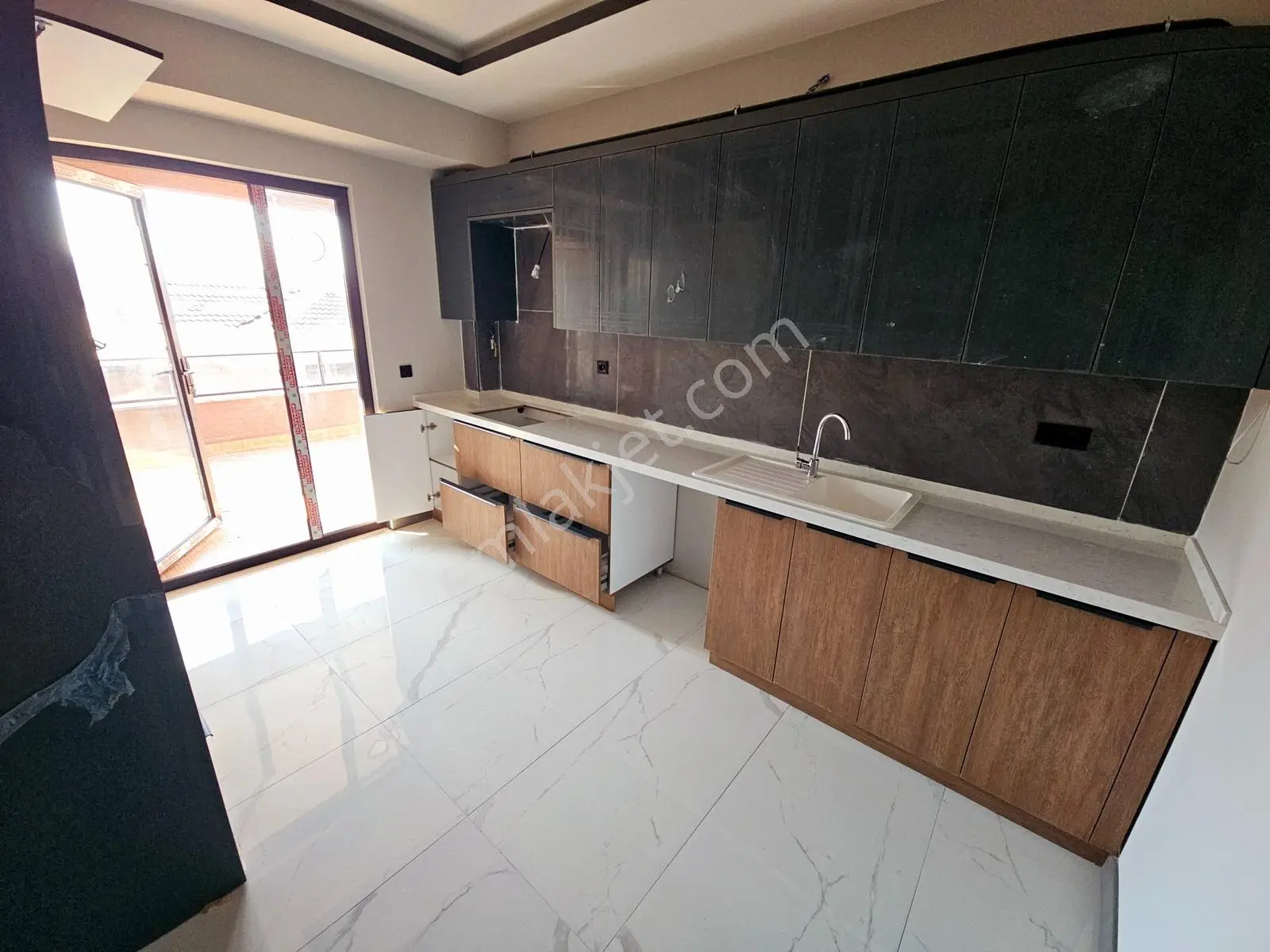 Özkandan Deniz Manzaralı Havuzlu Sitede 3+1 145 M² Satılık Daire — fotoğraf 10