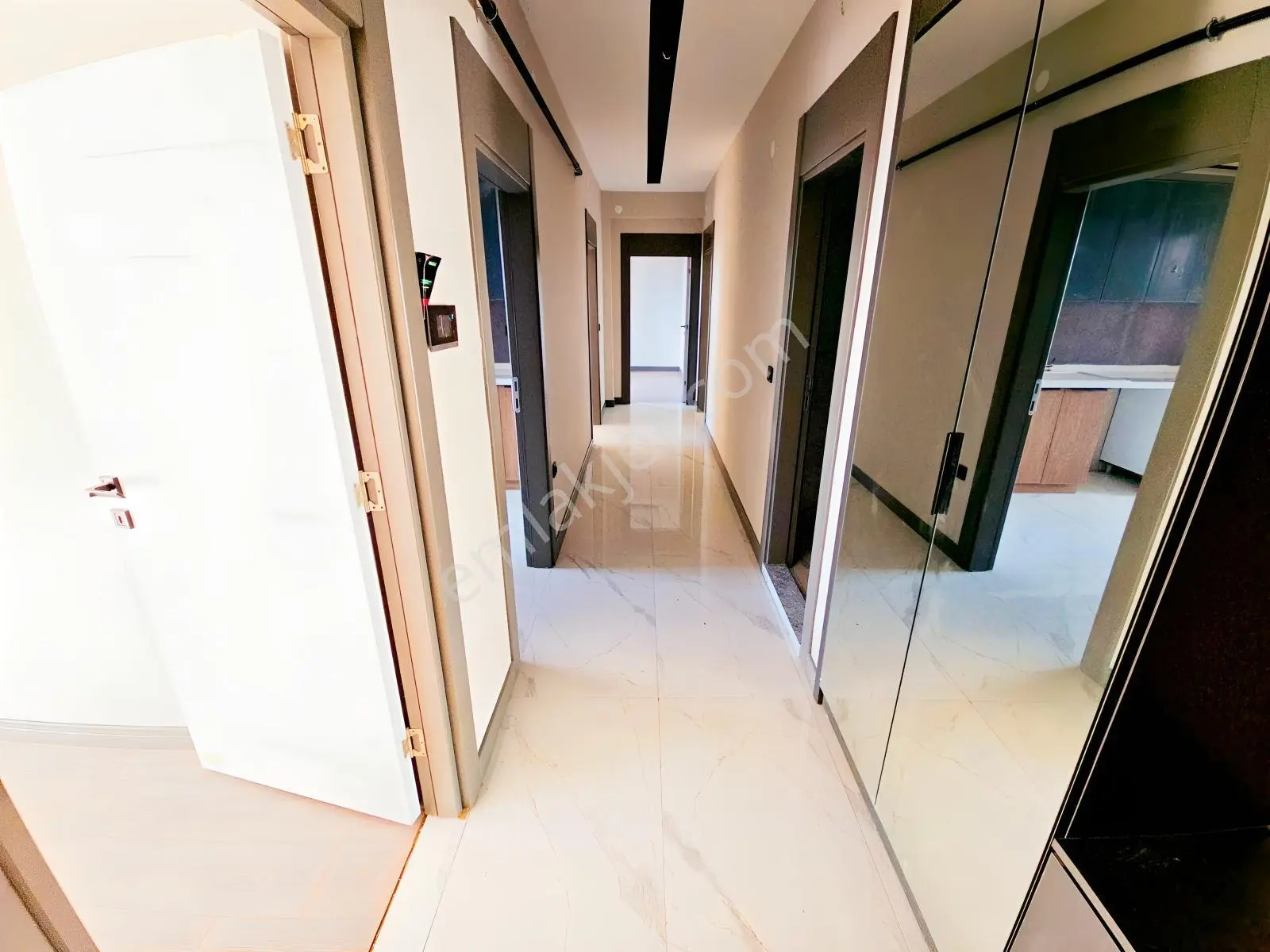 Özkandan Deniz Manzaralı Havuzlu Sitede 3+1 145 M² Satılık Daire — fotoğraf 17