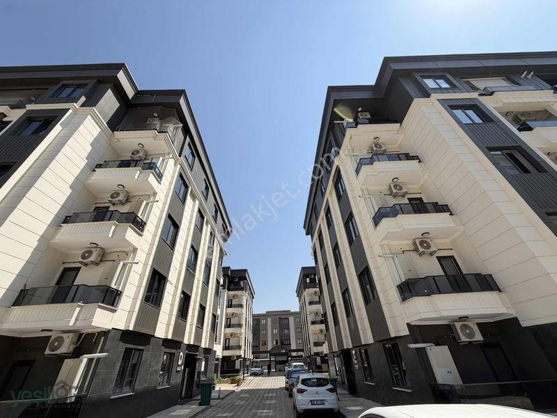 Yeşilloft'tan Eşyalı, Kiracılı Satılık 1+1 Daire — fotoğraf 2