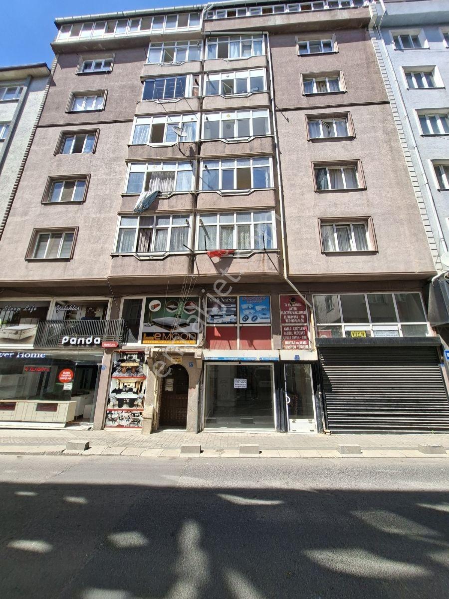Çorlu Heykele Yakın Komple Revizyonlu 1. Kat 3+1 Daire