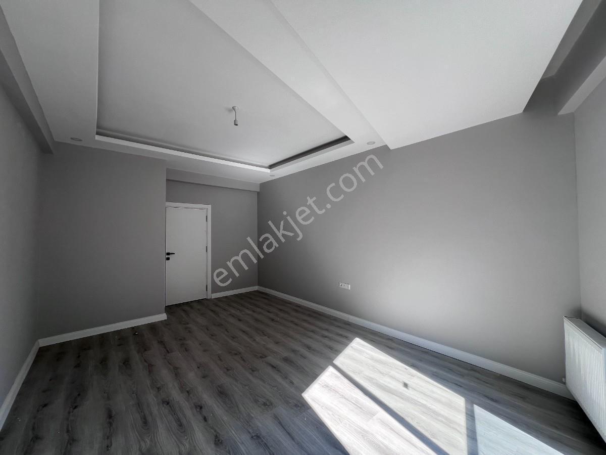 Halkalı İstasyon Mah.1+1 Eşyalı Satılık Daire — fotoğraf 4