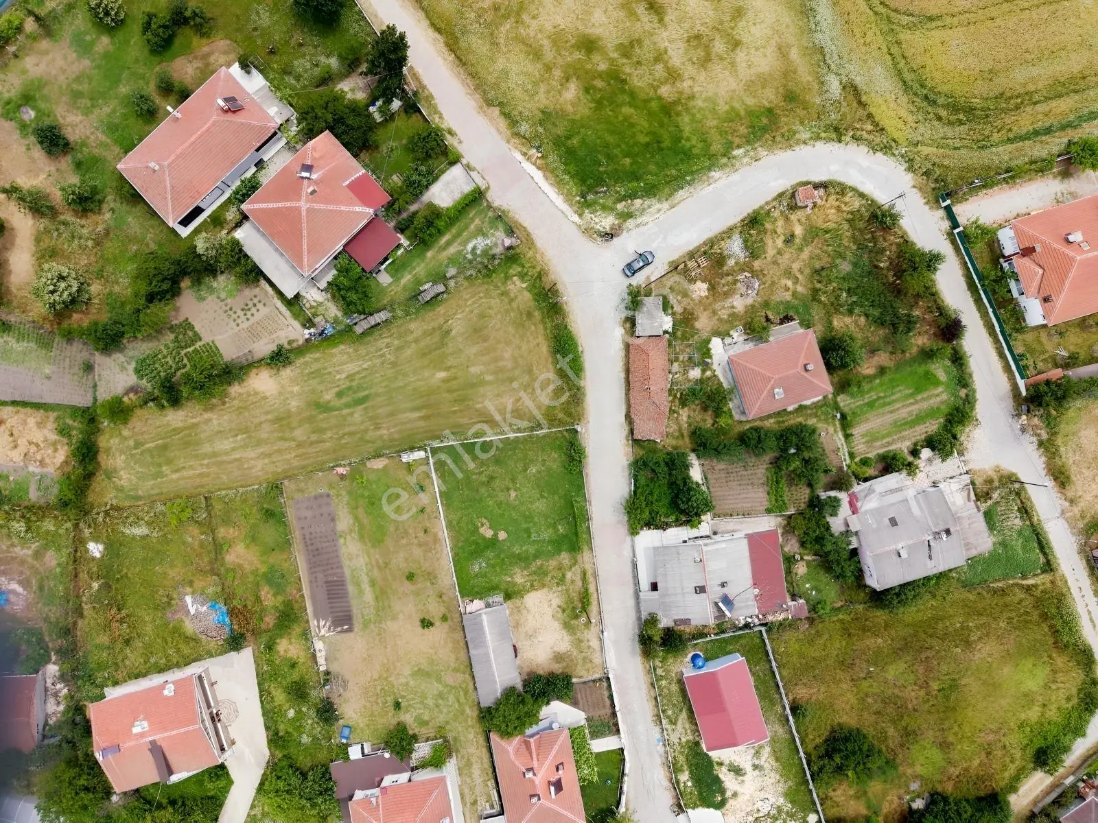 Arya Yapı'dan Köy İçinde Yatırımlık Ve Yaşamlık Mükemmel Arsa! — fotoğraf 8
