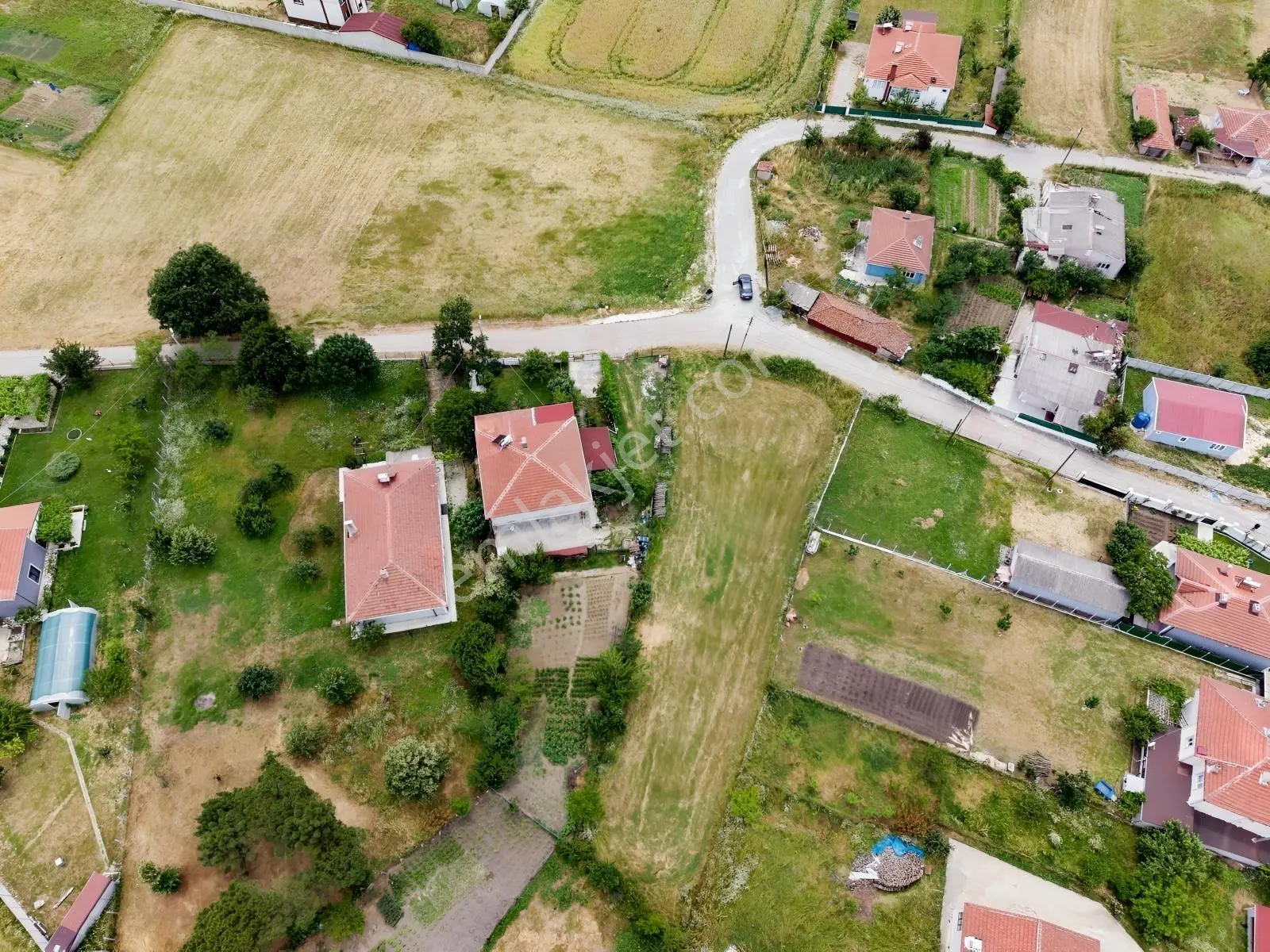 Arya Yapı'dan Köy İçinde Yatırımlık Ve Yaşamlık Mükemmel Arsa! — fotoğraf 12