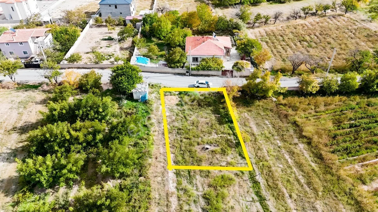 Sazlıca Yukarı Mahallede Doğalgaz Başında 600 M2 Satılık Arsa — fotoğraf 4