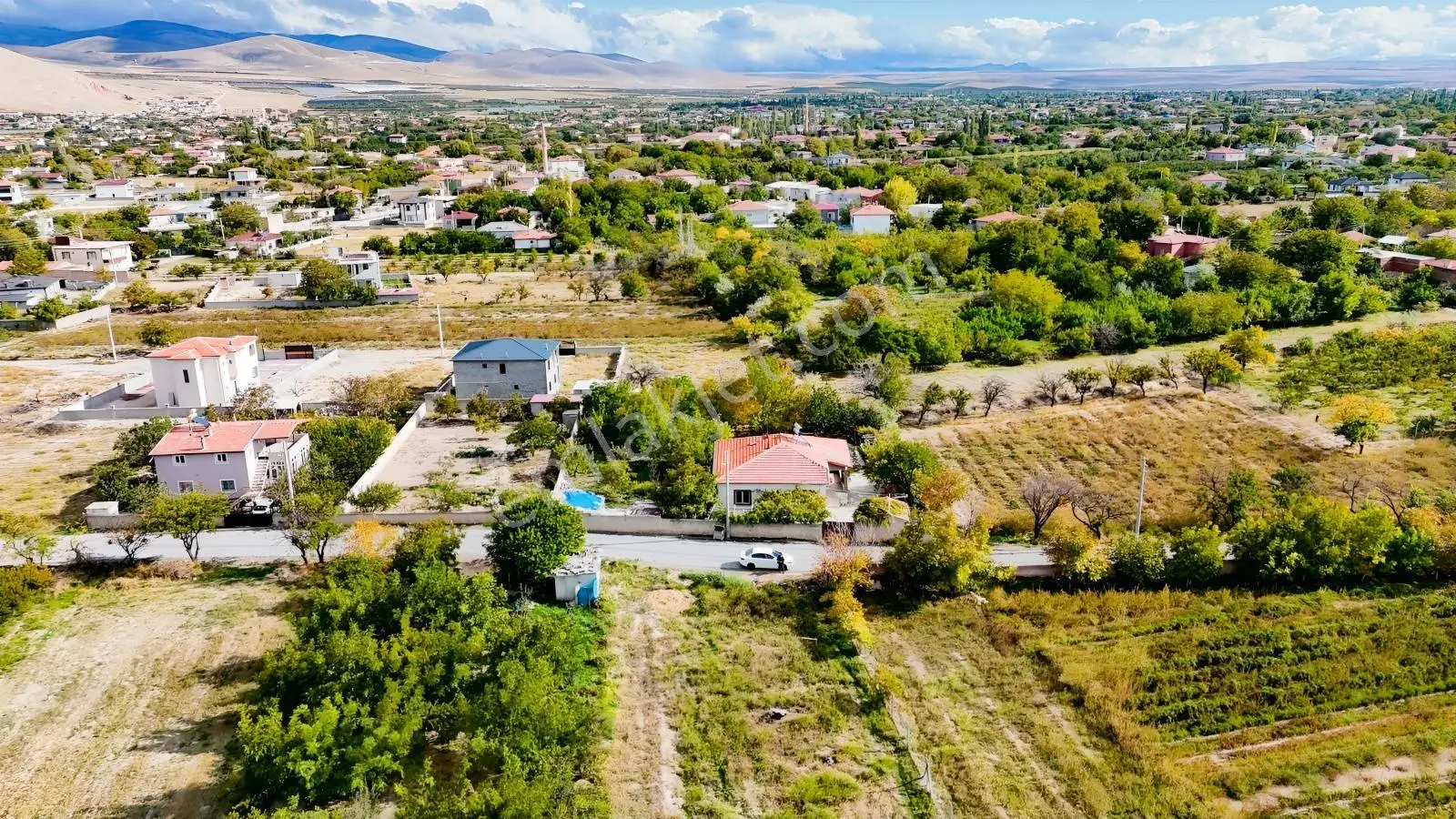 Sazlıca Yukarı Mahallede Doğalgaz Başında 600 M2 Satılık Arsa — fotoğraf 5