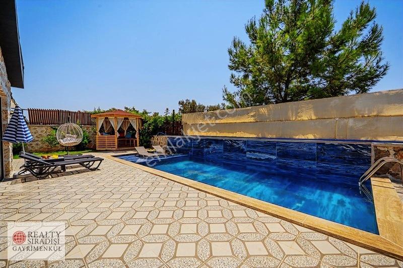 Kaş'ta 1660 M2 İçinde , Elektriğini Kendi Üreten Satılık Vılla — fotoğraf 2