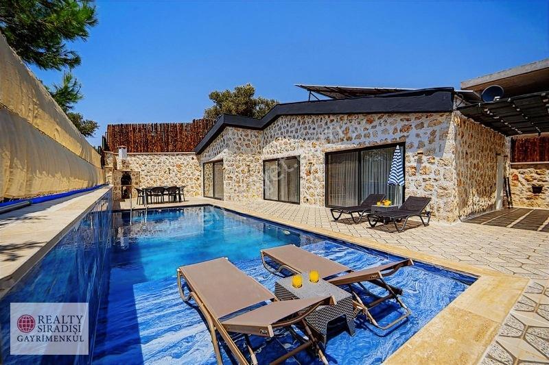 Kaş'ta 1660 M2 İçinde , Elektriğini Kendi Üreten Satılık Vılla — fotoğraf 3