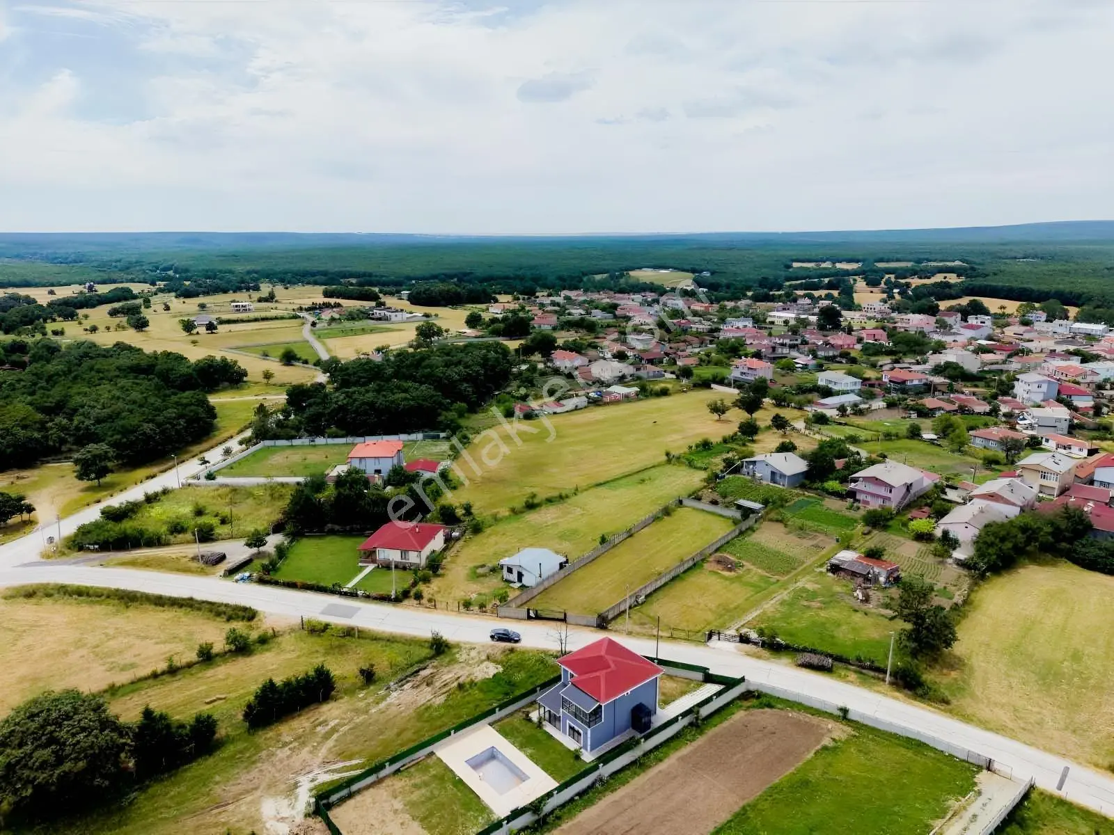 Merkezi Konumlu Ana Yola Cepheli Fırsat Arsa — fotoğraf 2