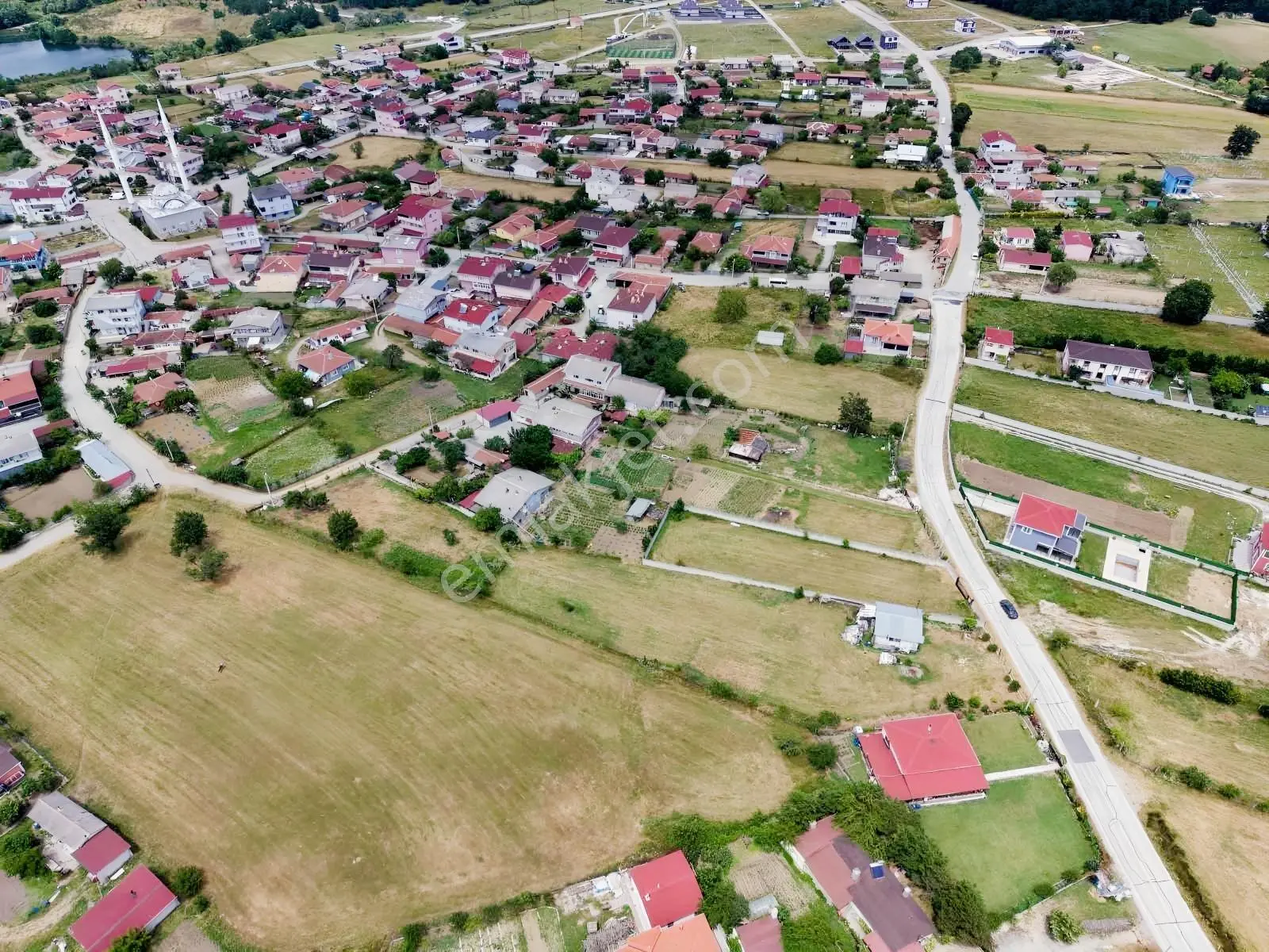 Merkezi Konumlu Ana Yola Cepheli Fırsat Arsa — fotoğraf 12