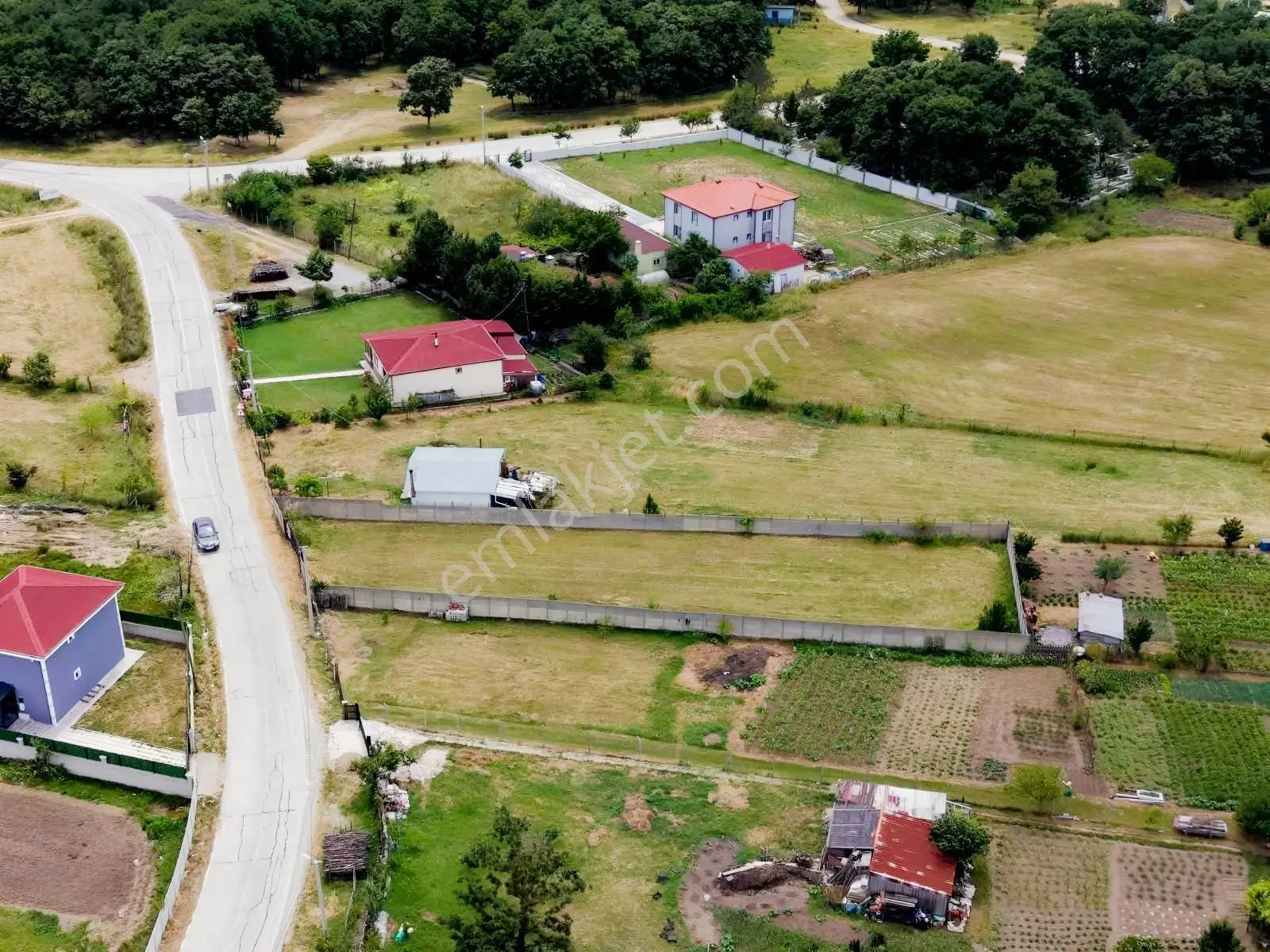 Merkezi Konumlu Ana Yola Cepheli Fırsat Arsa — fotoğraf 15