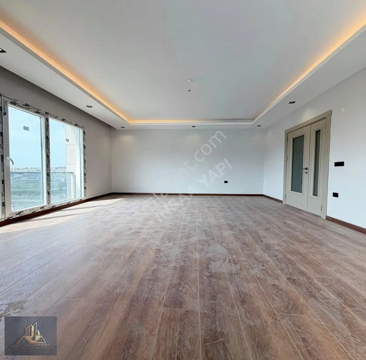 Beylikdüzü Kavaklı'da Şık Mimari Satılık 3+1 Sıte İçi Daire — fotoğraf 2