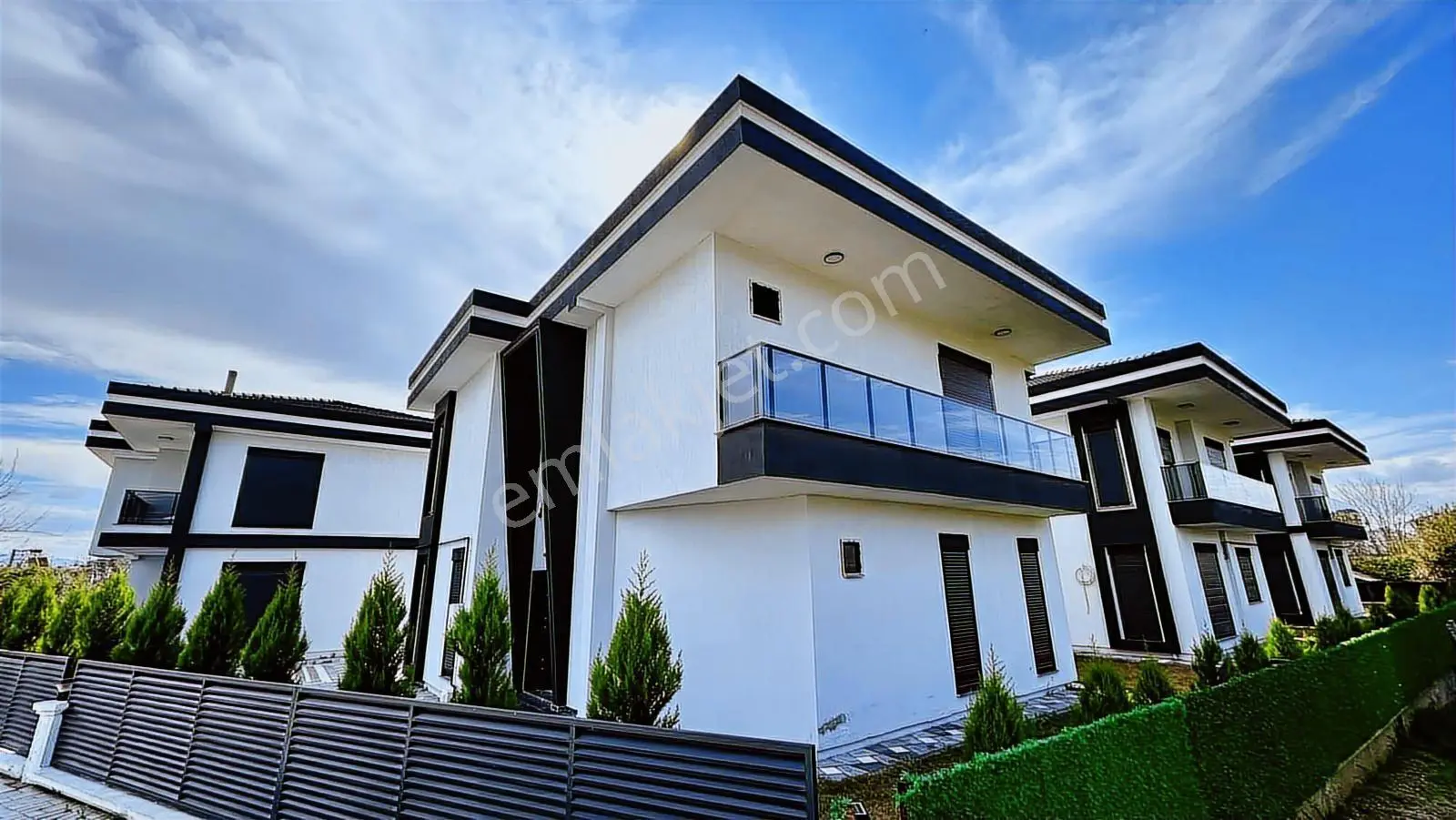 Dallıcada Kaçırılmayacak Fırsat Özel Bahçeli 4+1 Modern Villa