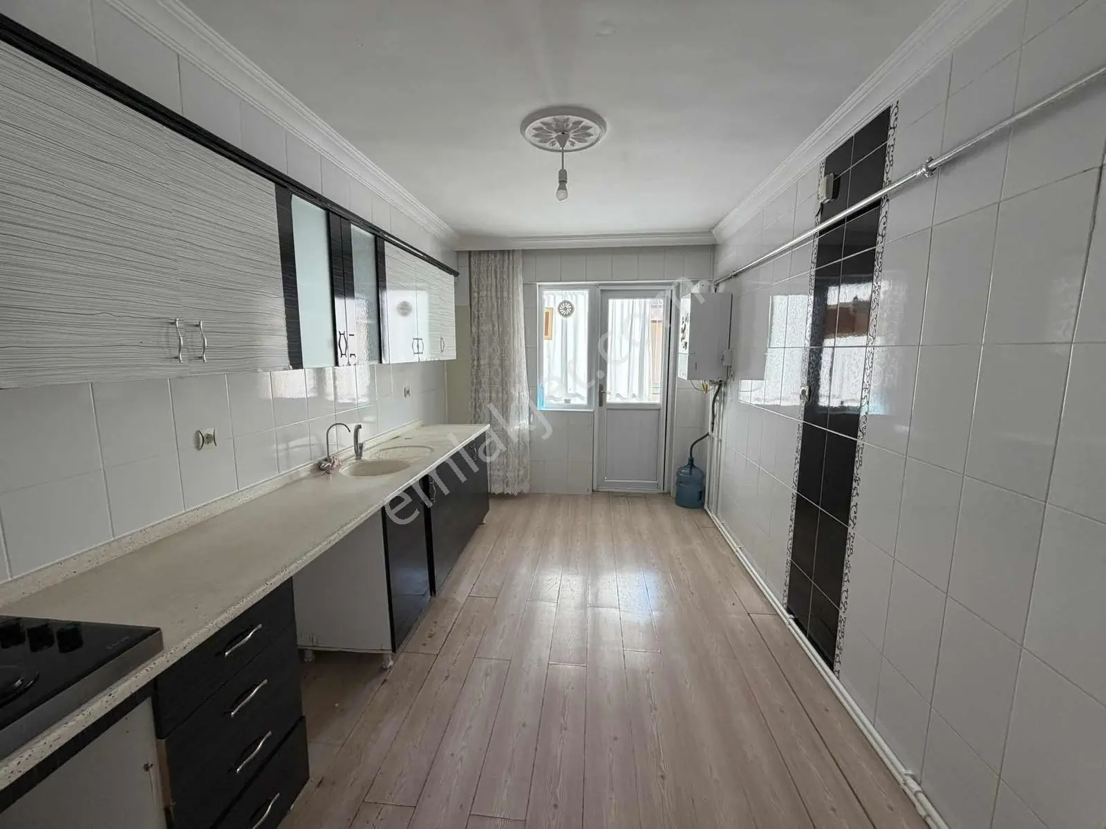 Marka Gayrimenkul'den Merkezi Konumda 3+1 Sınırsız Kredili Daire — fotoğraf 17