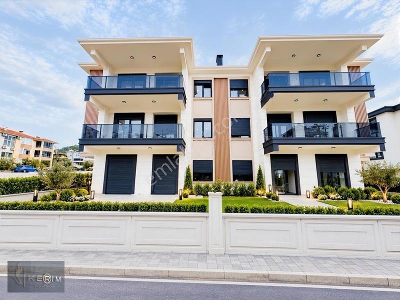 Kerim'Den Küçükkuyu Merkez'De Ebeveyn Banyolu 2+1 Satılık Daire