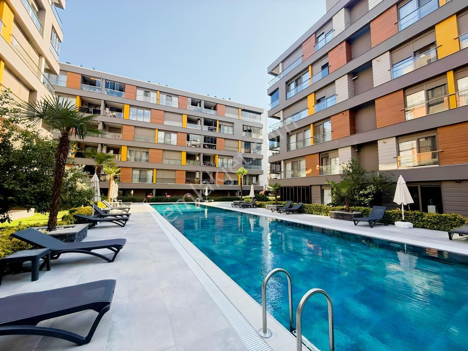 Ödüllü Sitede Full Eşyalı 2+1