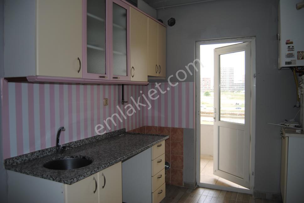 Halkalı Atakent Toki Menekşe Sitesinde 84m2 Arakat Satılık Daire — fotoğraf 6