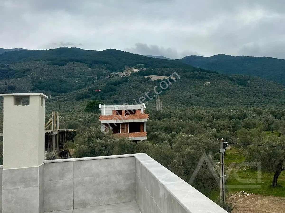 Avcı'dan Kaz Dağları Güre'de 3+1 Sıfır Teraslı Bahçeli Villa — fotoğraf 3