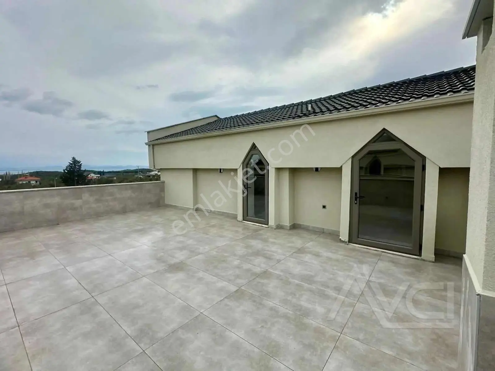 Avcı'dan Kaz Dağları Güre'de 3+1 Sıfır Teraslı Bahçeli Villa — fotoğraf 7