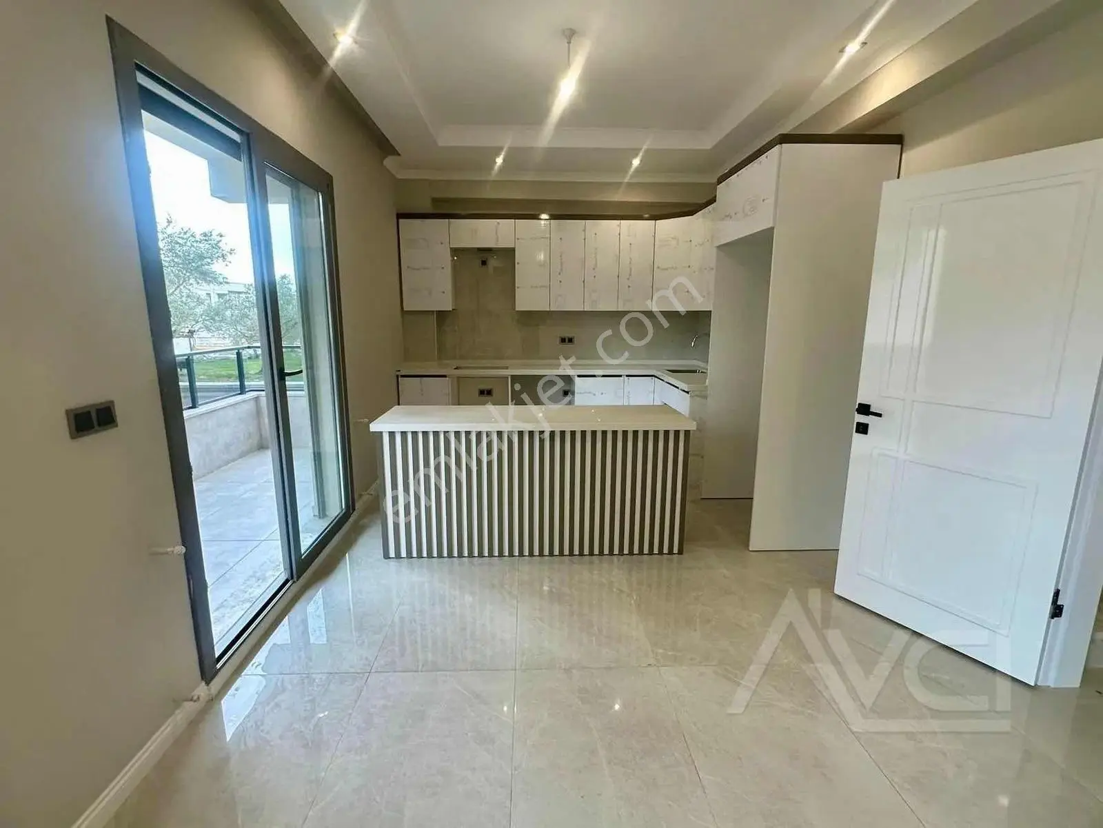 Avcı'dan Kaz Dağları Güre'de 3+1 Sıfır Teraslı Bahçeli Villa — fotoğraf 8