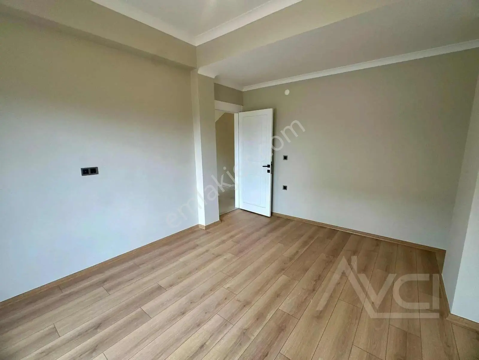 Avcı'dan Kaz Dağları Güre'de 3+1 Sıfır Teraslı Bahçeli Villa — fotoğraf 13