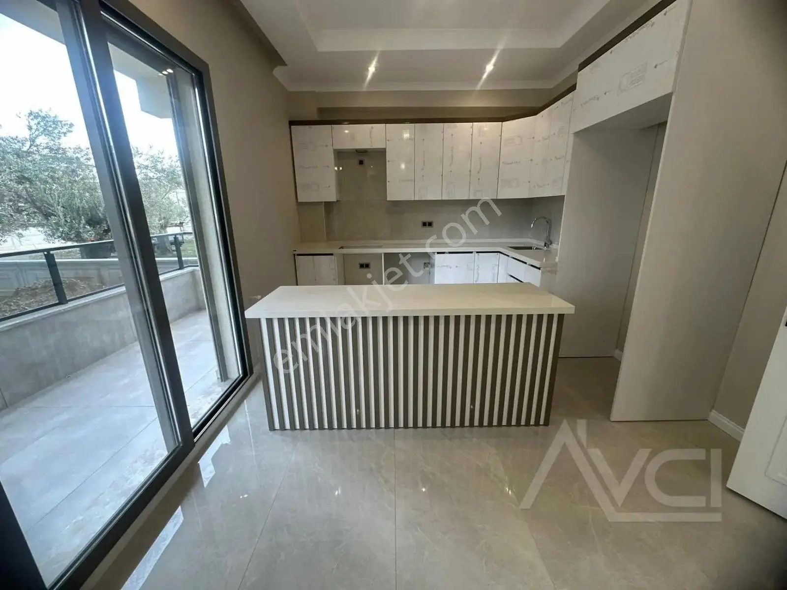 Avcı'dan Kaz Dağları Güre'de 3+1 Sıfır Teraslı Bahçeli Villa — fotoğraf 15