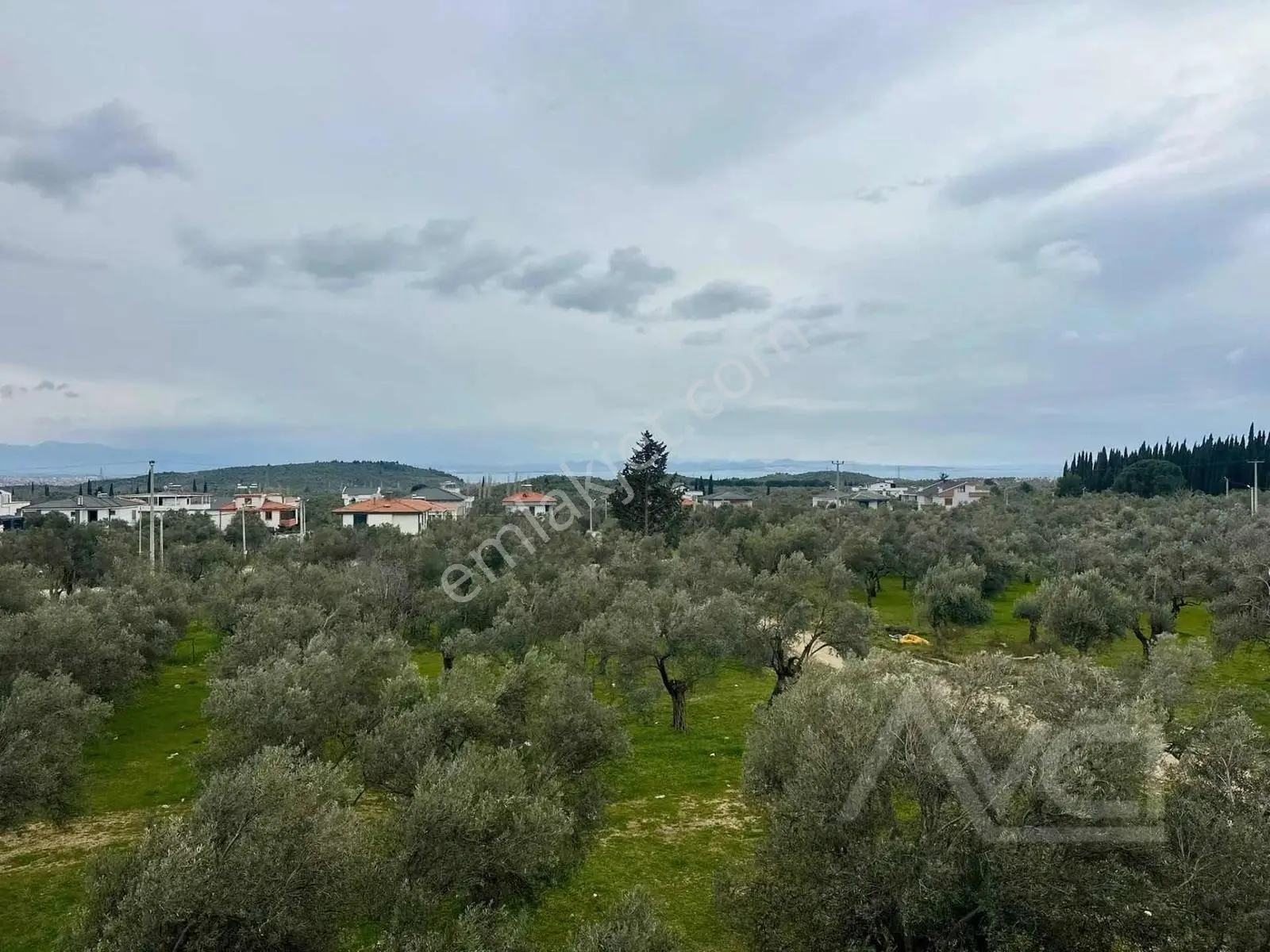 Avcı'dan Kaz Dağları Güre'de 3+1 Sıfır Teraslı Bahçeli Villa — fotoğraf 17
