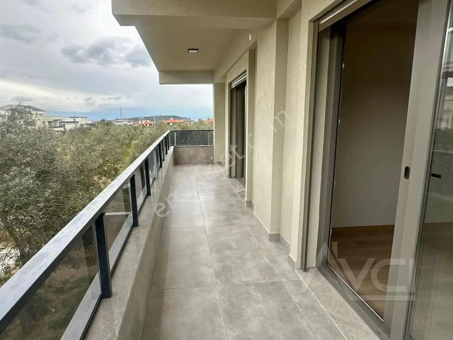 Avcı'dan Kaz Dağları Güre'de 3+1 Sıfır Teraslı Bahçeli Villa — fotoğraf 23