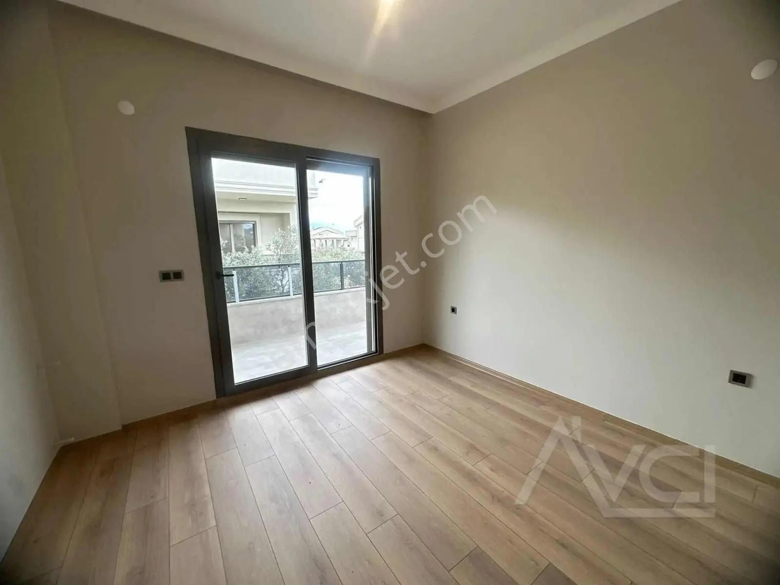 Avcı'dan Kaz Dağları Güre'de 3+1 Sıfır Teraslı Bahçeli Villa — fotoğraf 26
