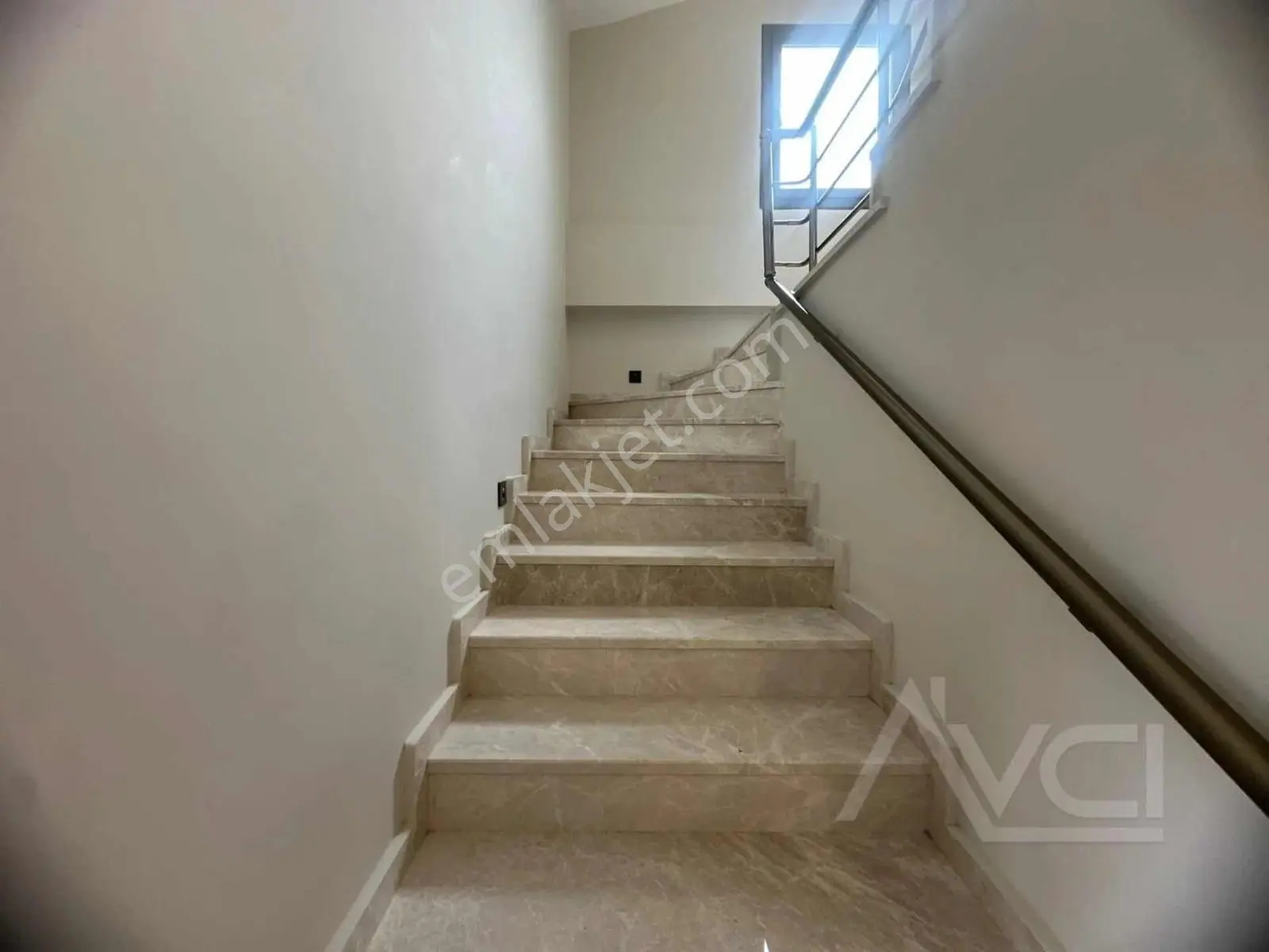 Avcı'dan Kaz Dağları Güre'de 3+1 Sıfır Teraslı Bahçeli Villa — fotoğraf 28
